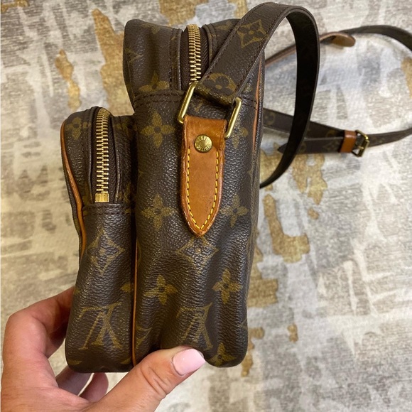 Louis Vuitton Nile Monogram Crossbody Bag - Picture 2 of 9